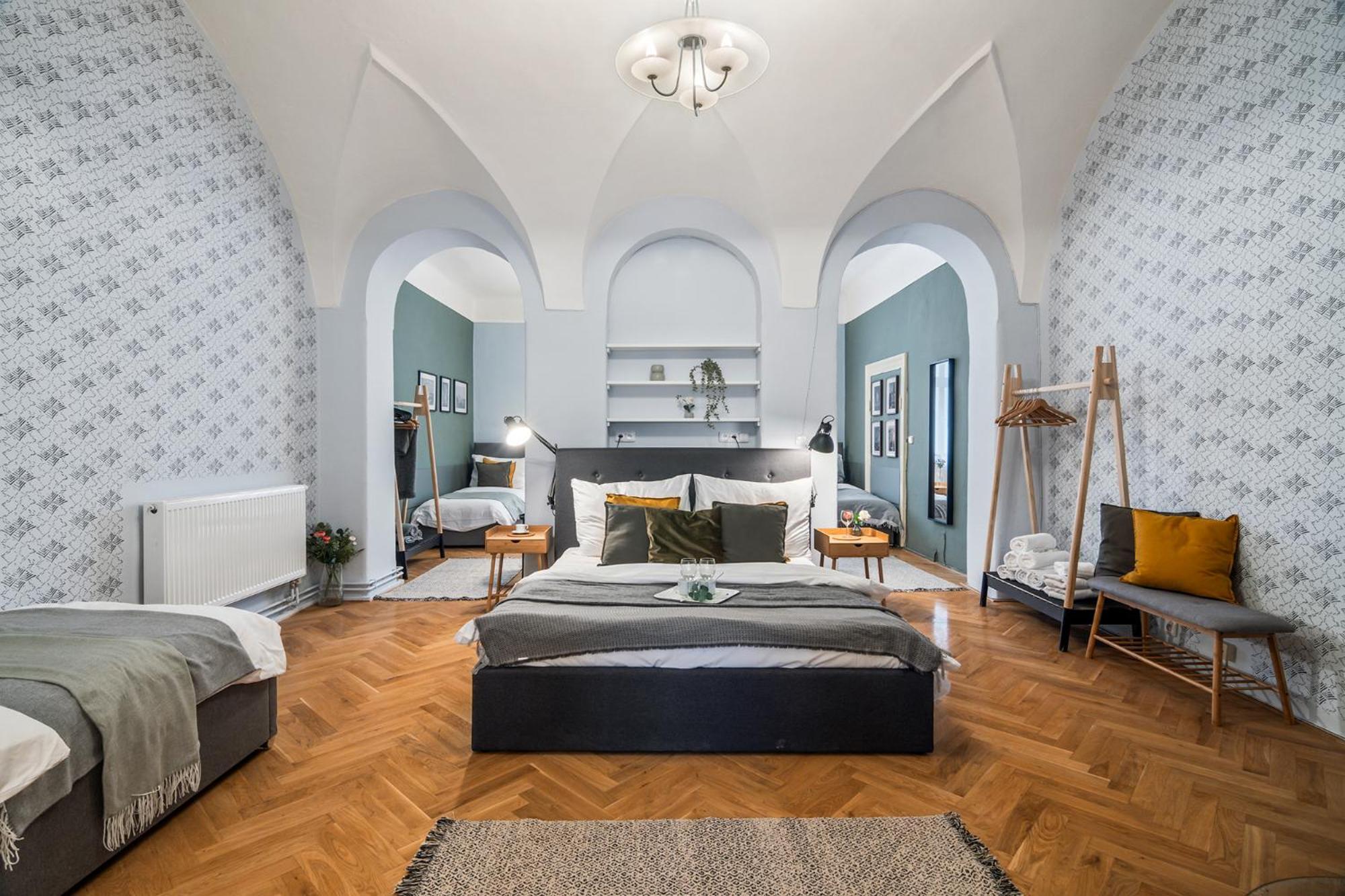 Charles Bridge Historical Apts By Michal&Friends Prague Ngoại thất bức ảnh
