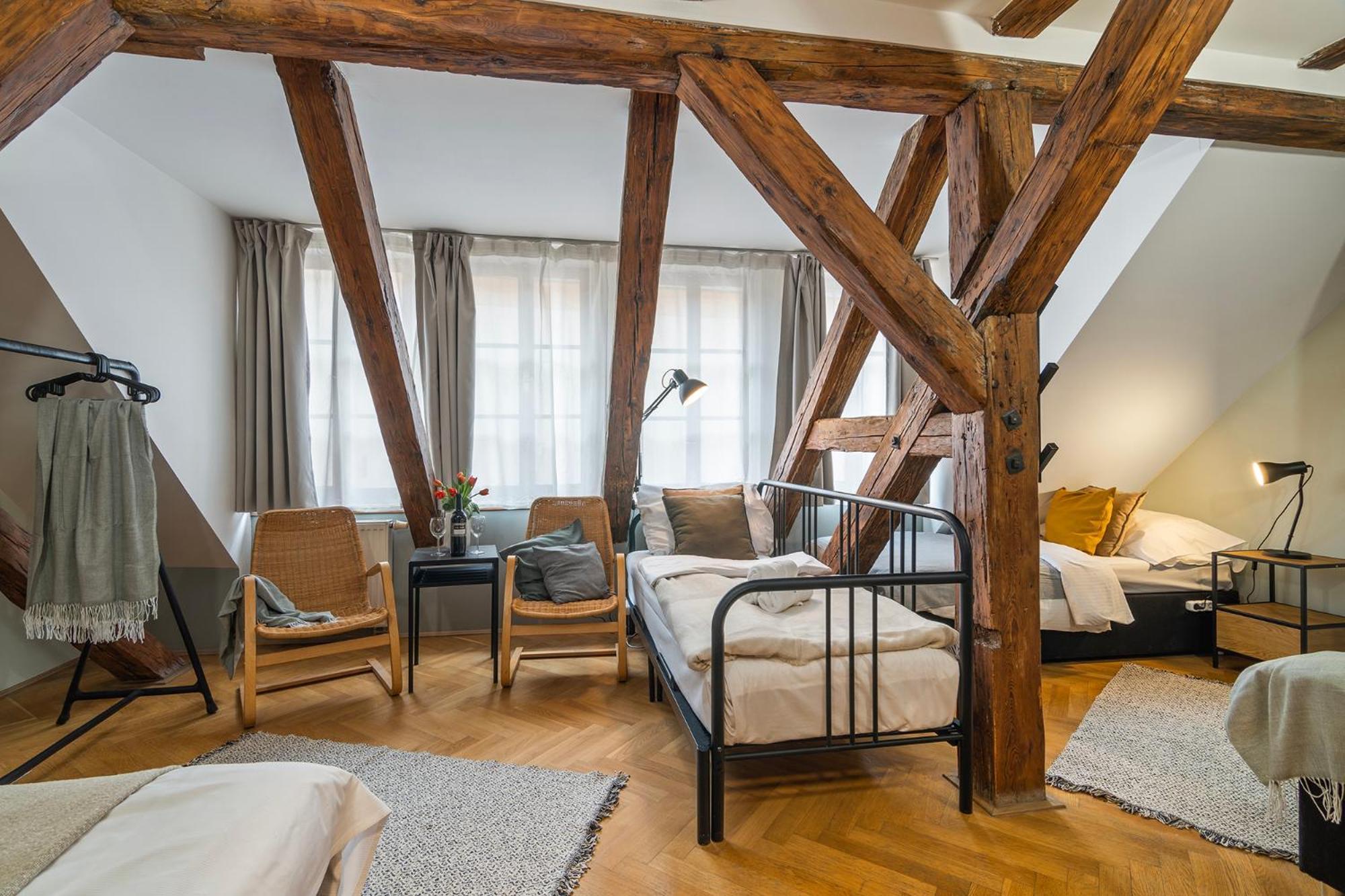 Charles Bridge Historical Apts By Michal&Friends Prague Ngoại thất bức ảnh