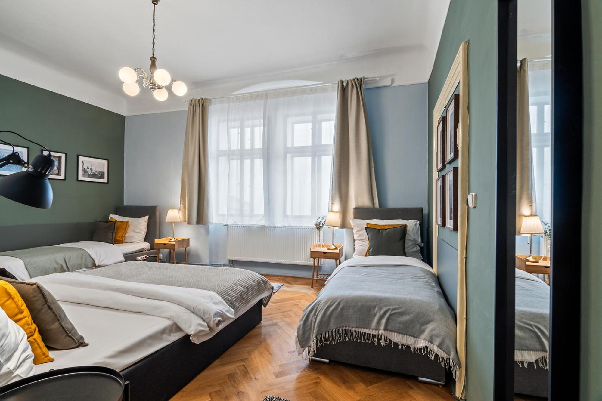 Charles Bridge Historical Apts By Michal&Friends Prague Ngoại thất bức ảnh