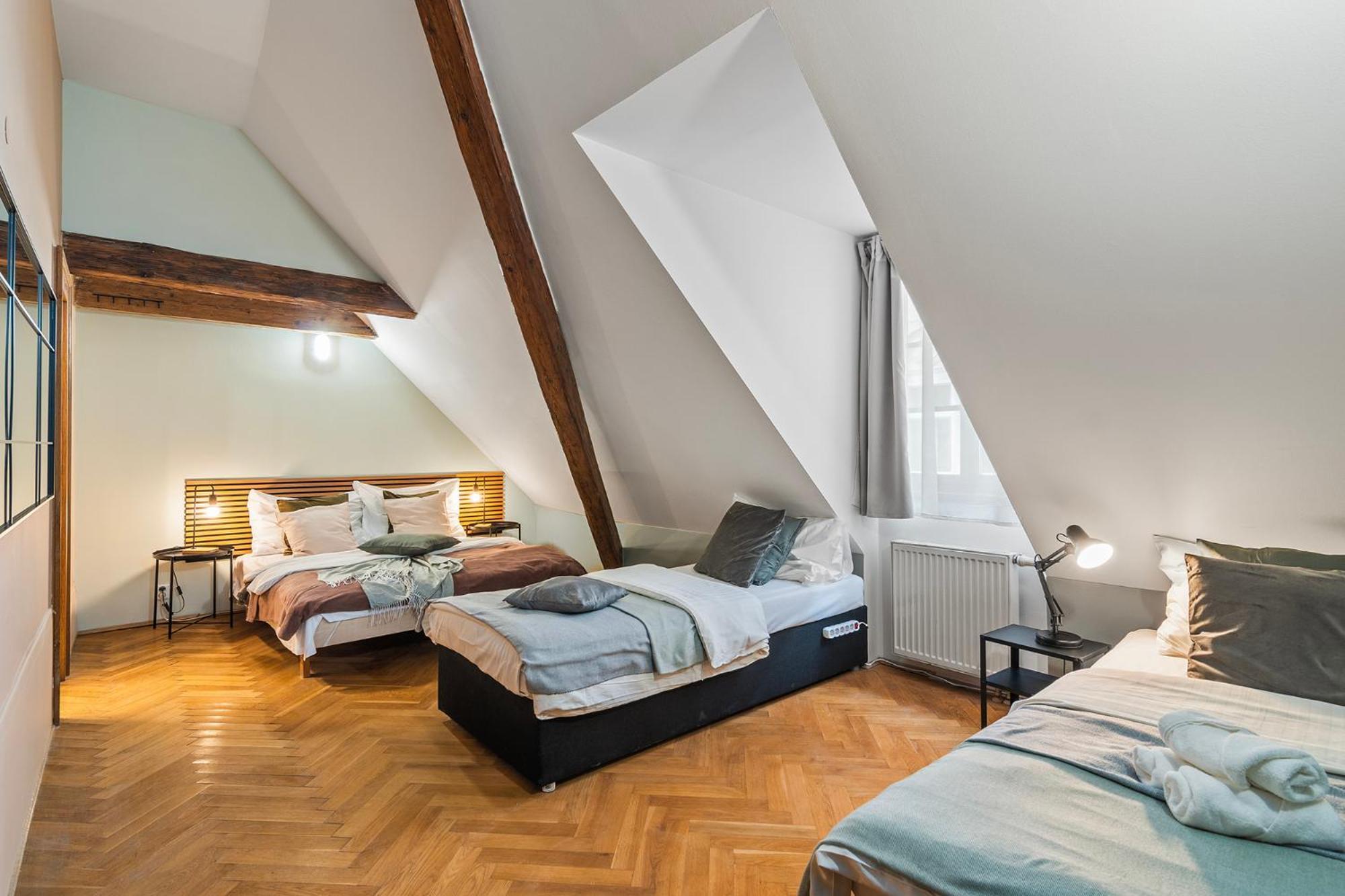 Charles Bridge Historical Apts By Michal&Friends Prague Ngoại thất bức ảnh