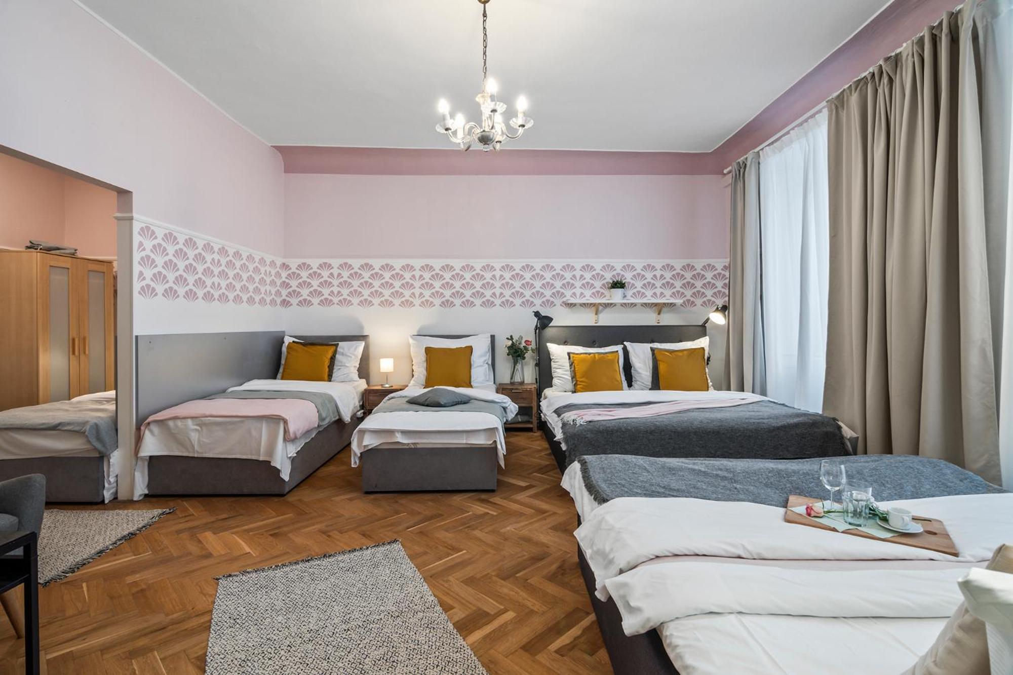 Charles Bridge Historical Apts By Michal&Friends Prague Ngoại thất bức ảnh