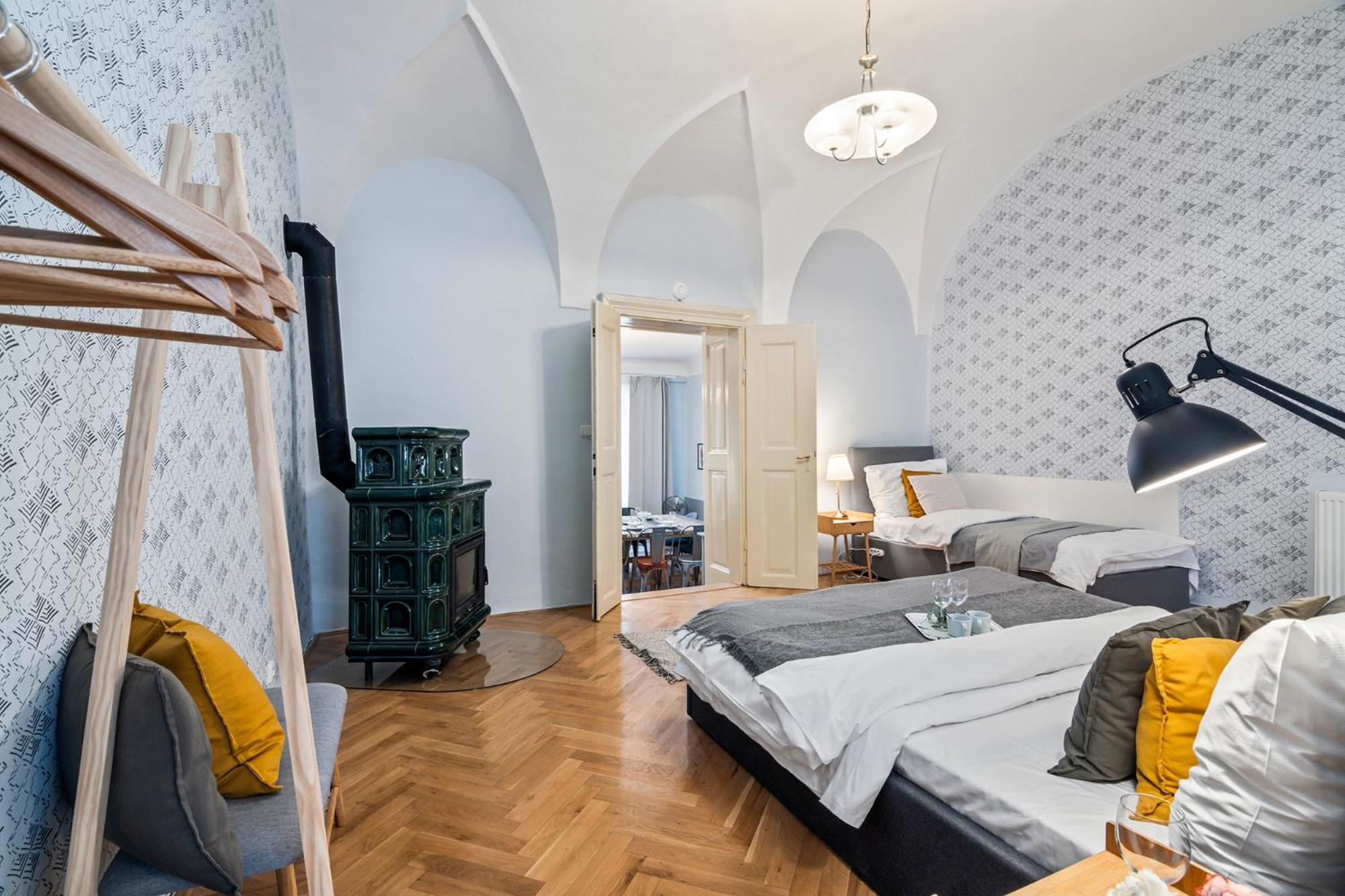 Charles Bridge Historical Apts By Michal&Friends Prague Ngoại thất bức ảnh