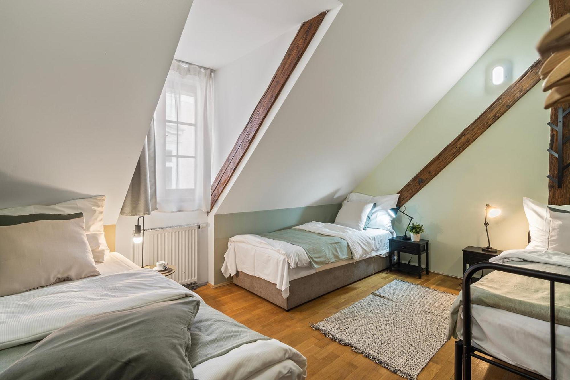 Charles Bridge Historical Apts By Michal&Friends Prague Ngoại thất bức ảnh