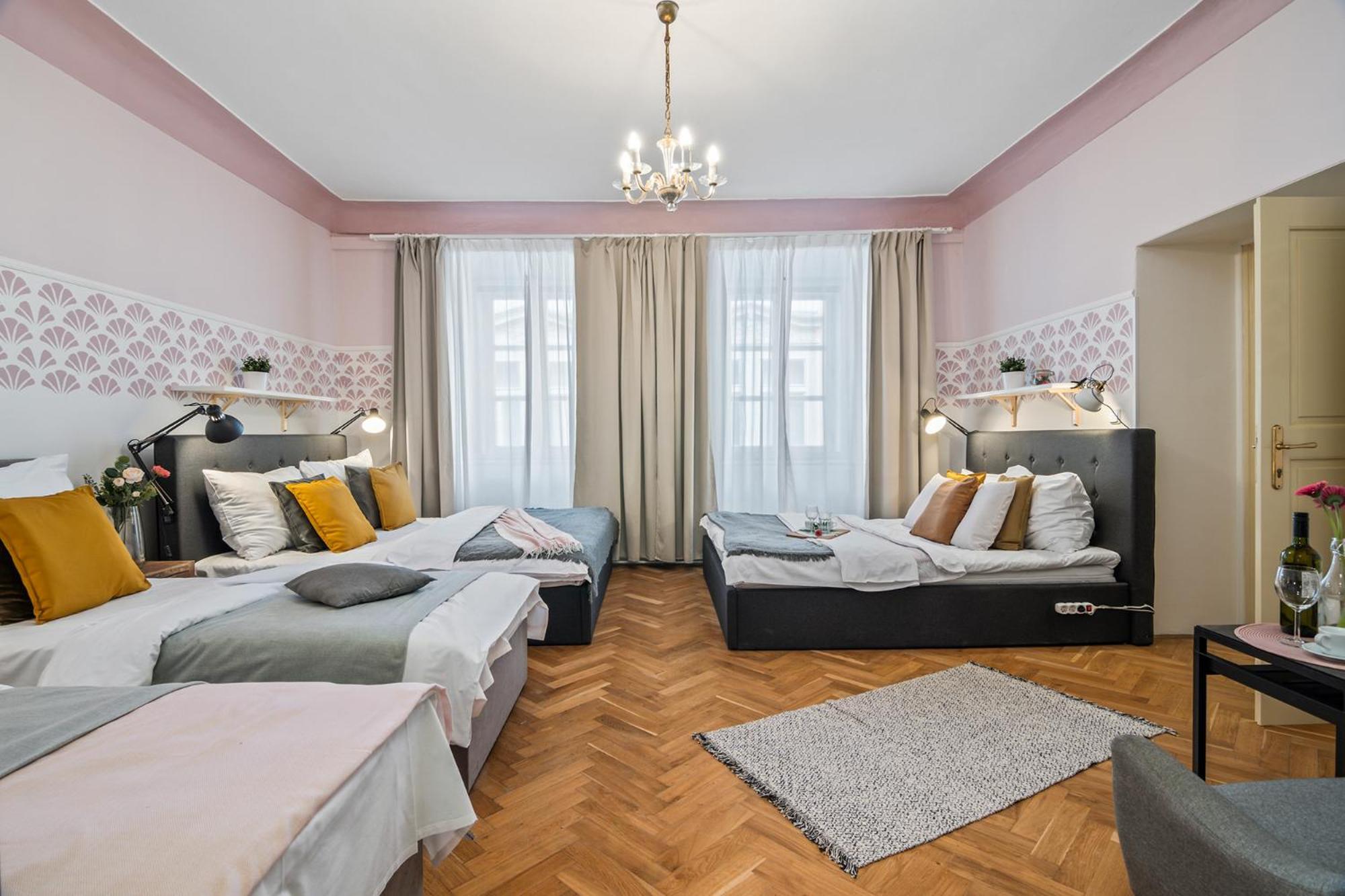 Charles Bridge Historical Apts By Michal&Friends Prague Ngoại thất bức ảnh