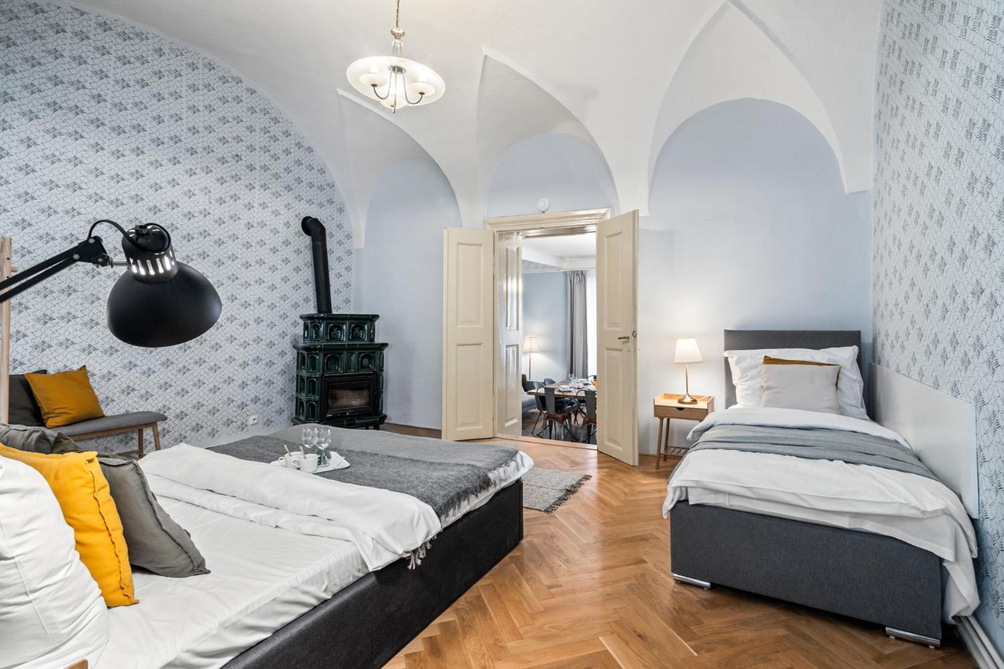 Charles Bridge Historical Apts By Michal&Friends Prague Ngoại thất bức ảnh