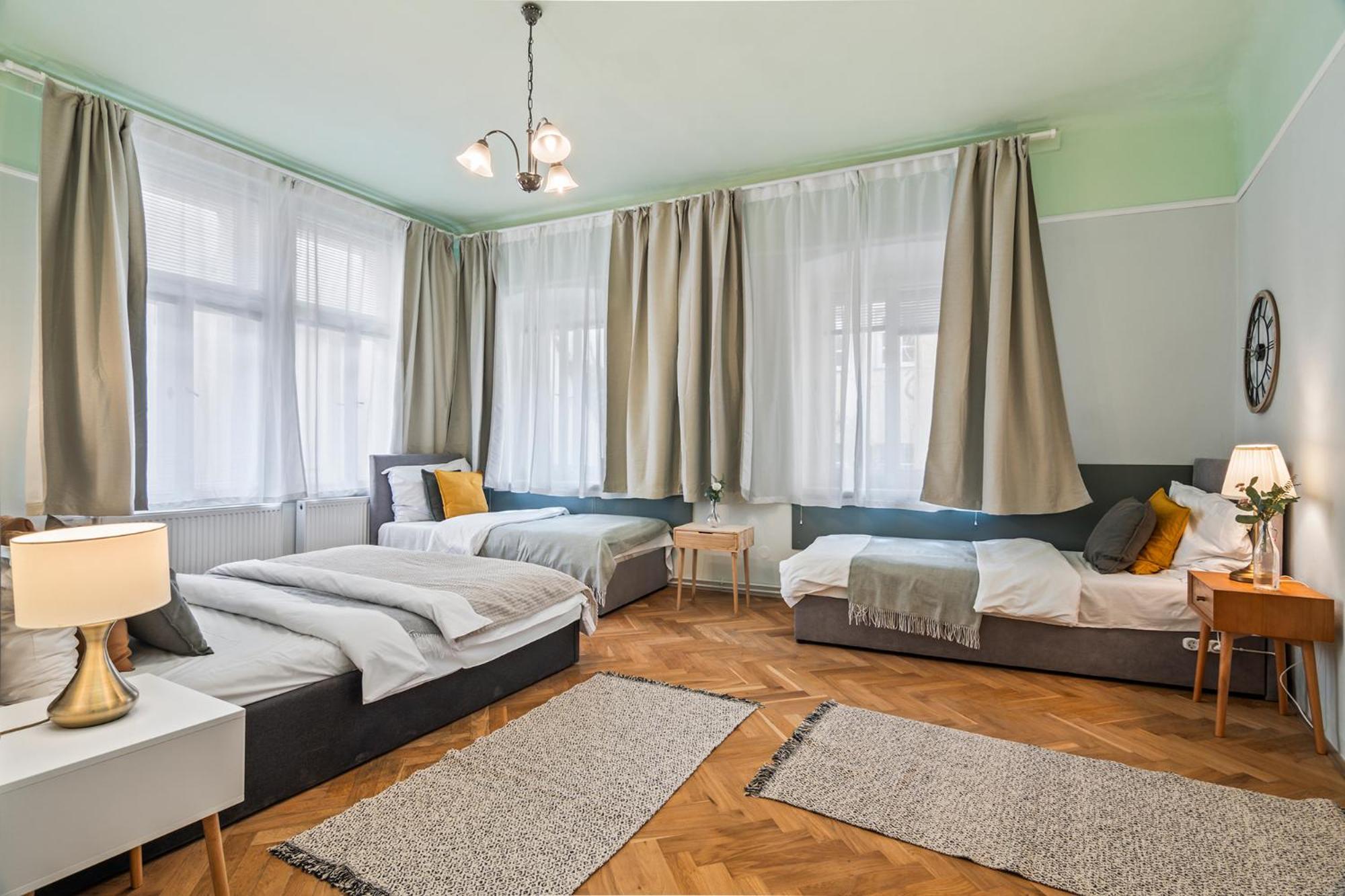 Charles Bridge Historical Apts By Michal&Friends Prague Ngoại thất bức ảnh