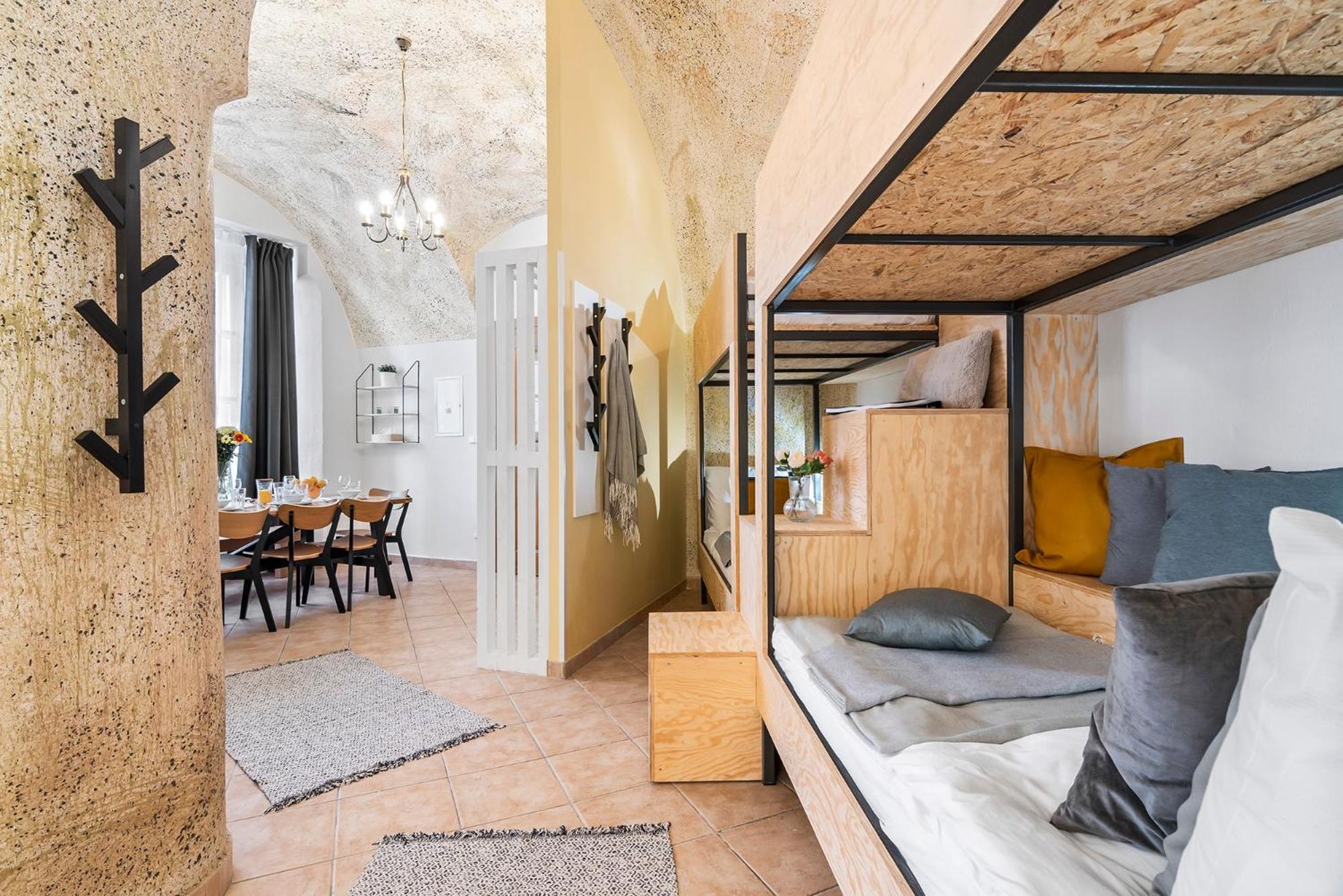 Charles Bridge Historical Apts By Michal&Friends Prague Ngoại thất bức ảnh